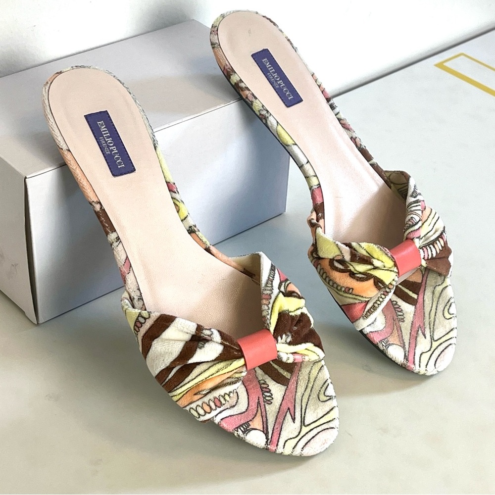 Sz. 7.5 Emilio Pucci Terry Shoes - Picture 15 of 17